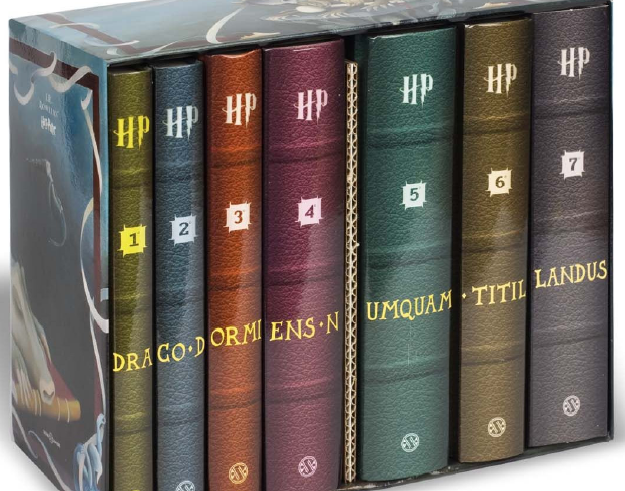 Harry Potter. Cofanetto di 7 libri (Libro in Russo) - Compra Online su  KnigaGolik