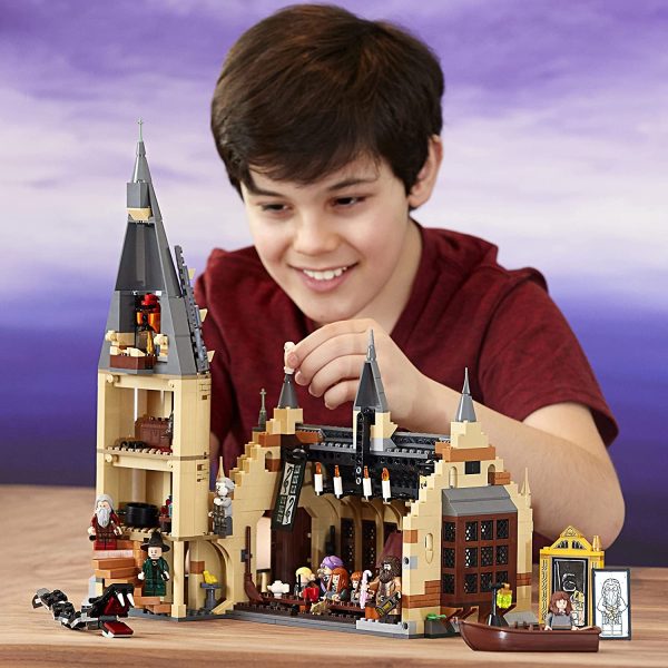 LEGO Harry Potter La Sala Grande di Hogwarts, Giocattolo e Idea Regalo per gli Amanti del Mondo della Magia, Set di Costruzioni per Ragazzi, 75954